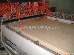 青岛鲁奥专业木塑门板设备